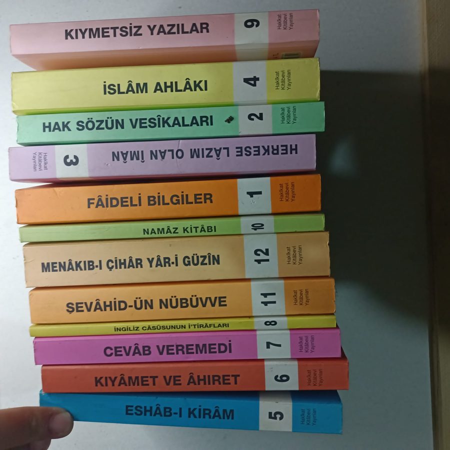 Hakikat Kitabevi 1 - 12 Kitap Seti